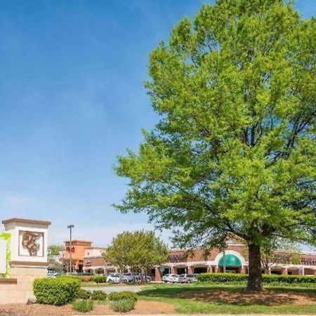 Clarion Pointe - Greensboro Coliseum Area Εξωτερικό φωτογραφία