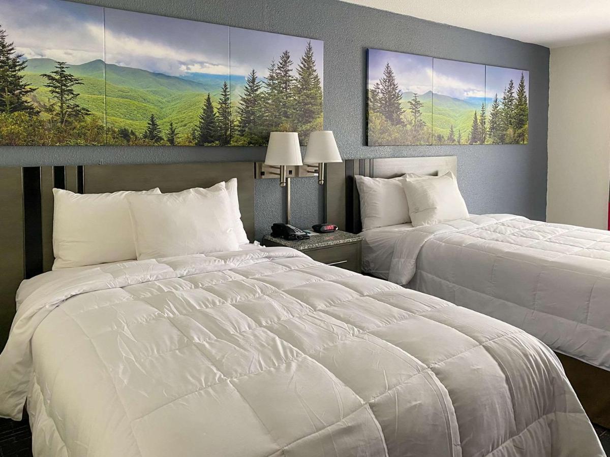 Clarion Pointe - Greensboro Coliseum Area Εξωτερικό φωτογραφία