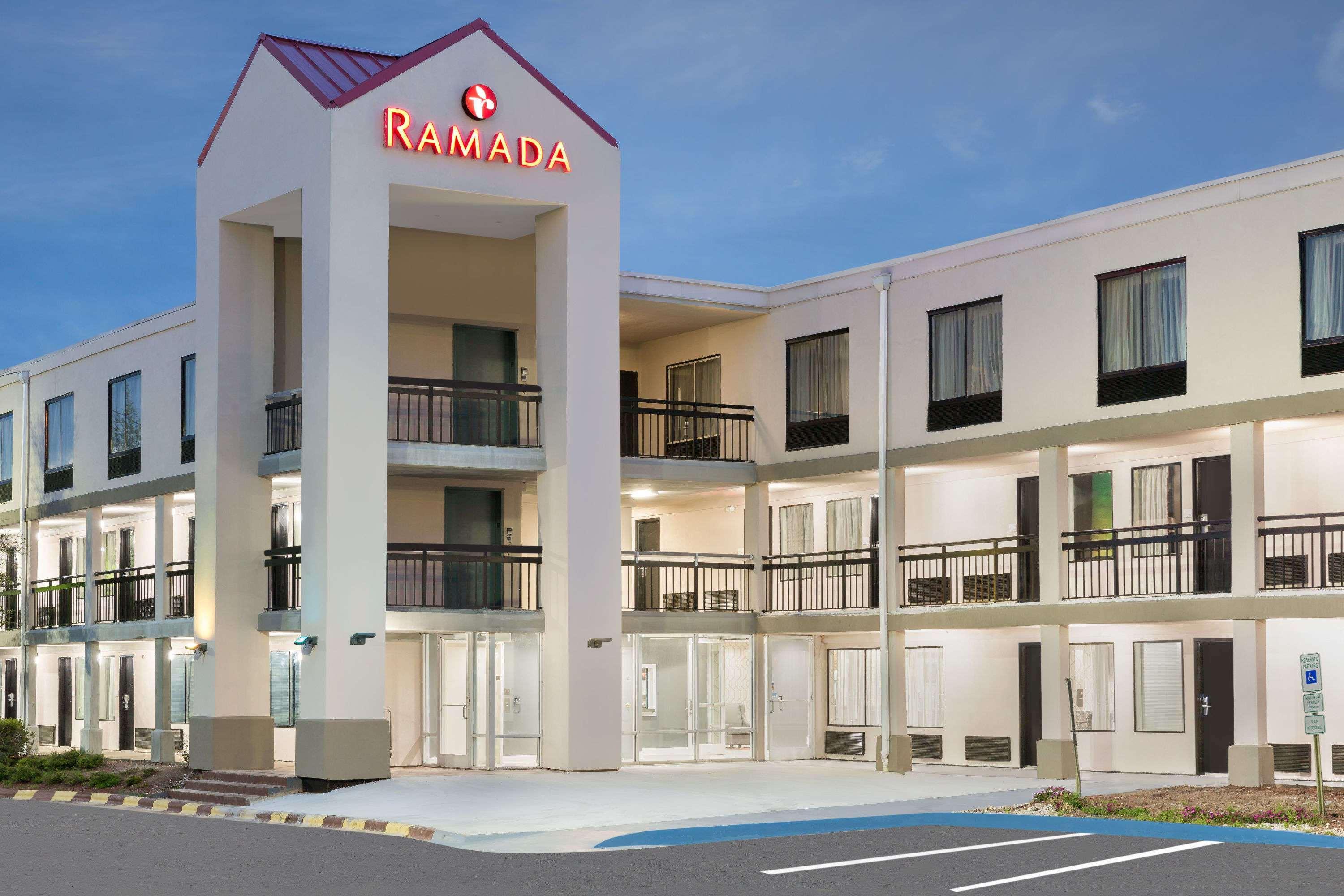 Clarion Pointe - Greensboro Coliseum Area Εξωτερικό φωτογραφία