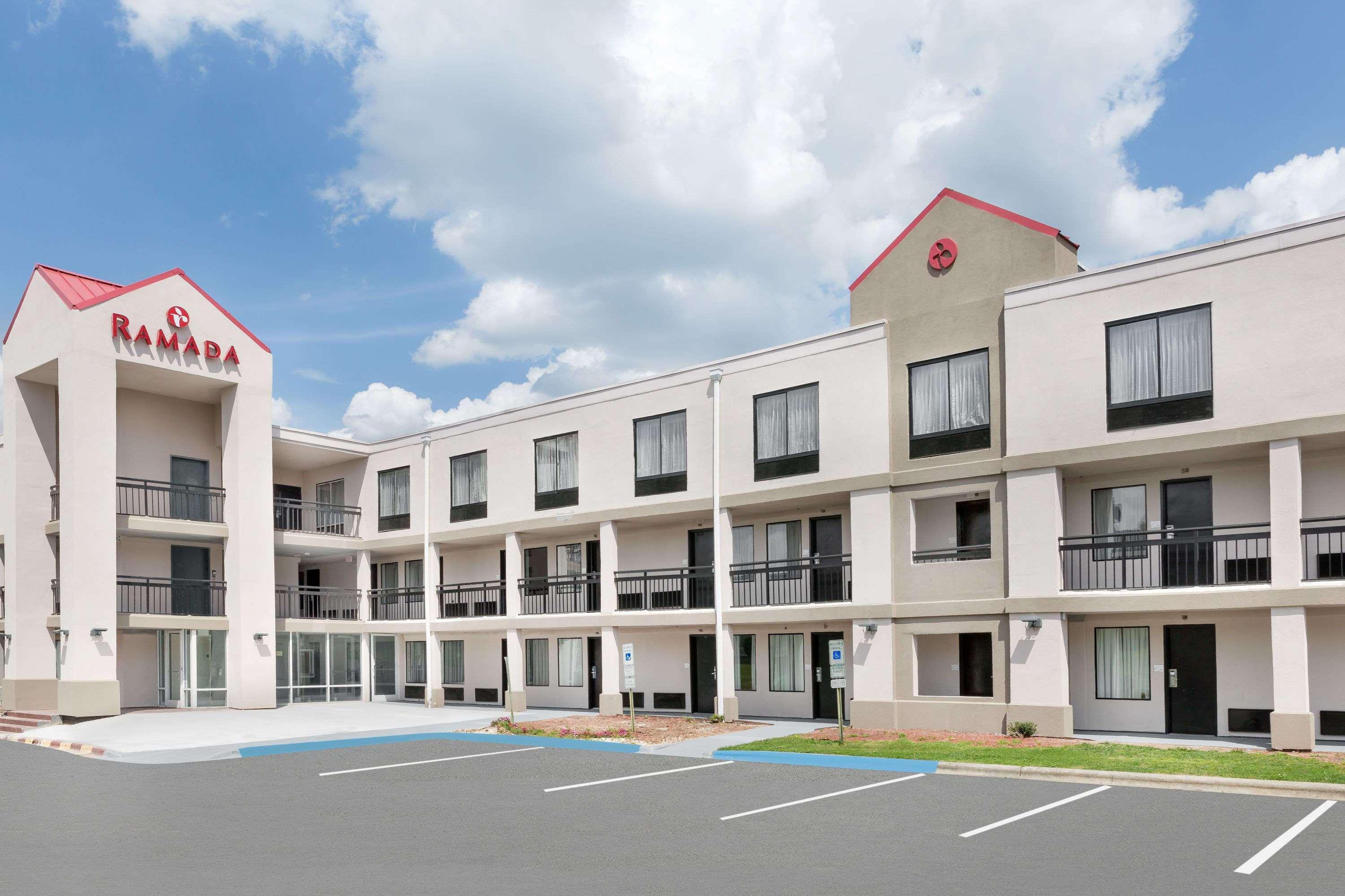Clarion Pointe - Greensboro Coliseum Area Εξωτερικό φωτογραφία