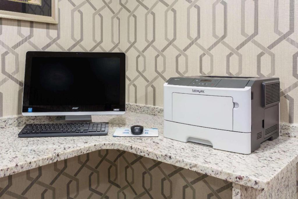 Clarion Pointe - Greensboro Coliseum Area Εξωτερικό φωτογραφία