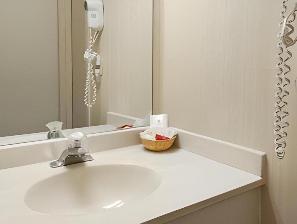Clarion Pointe - Greensboro Coliseum Area Εξωτερικό φωτογραφία